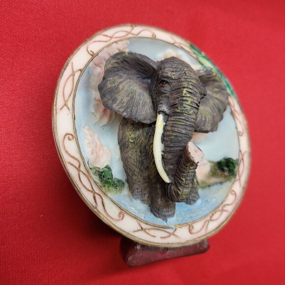 3D Elephant Embedded Polystone Dome and Base Shelf Decor - Picture 10 of 12